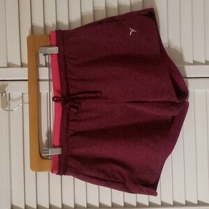 Old Navy Active Maroon Go-Dry Top
